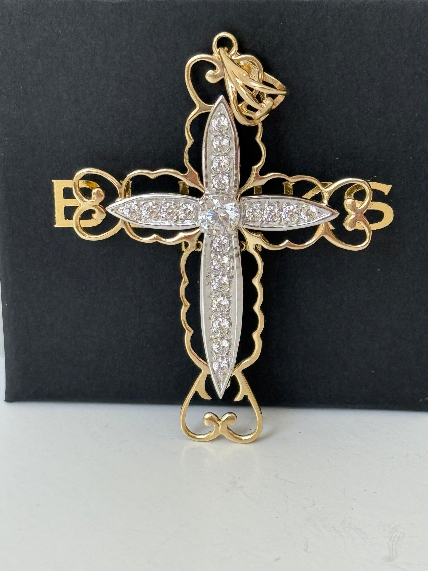 Filigree cross, 9ct & cubic zirconia, 40mm x 55mm